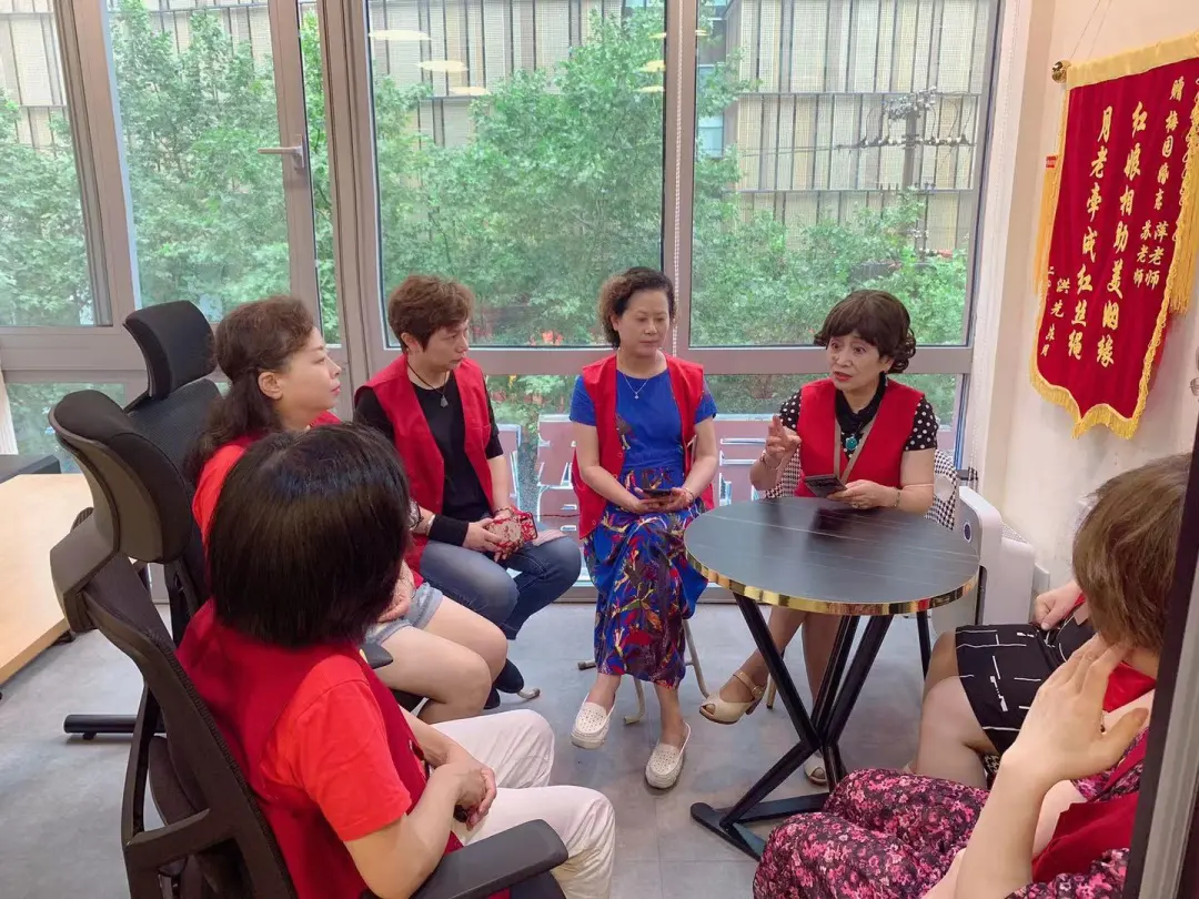 “两代人婚恋观的如何沟通”专场咨询会顺利举行