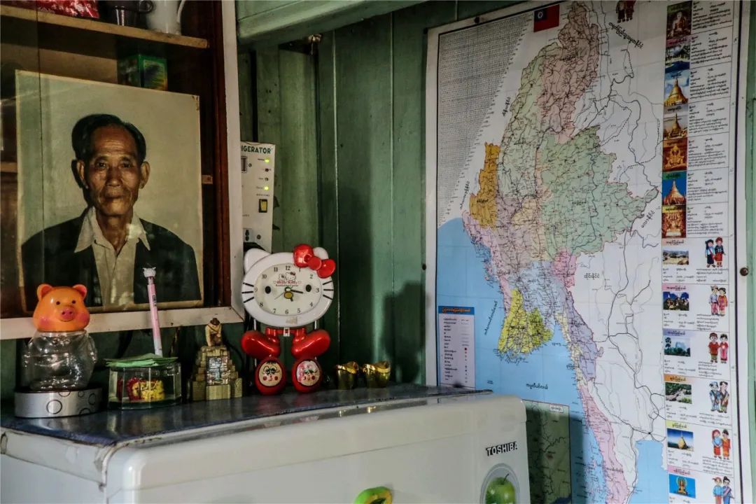 在国外生活的底层华人：他们都算不上活着