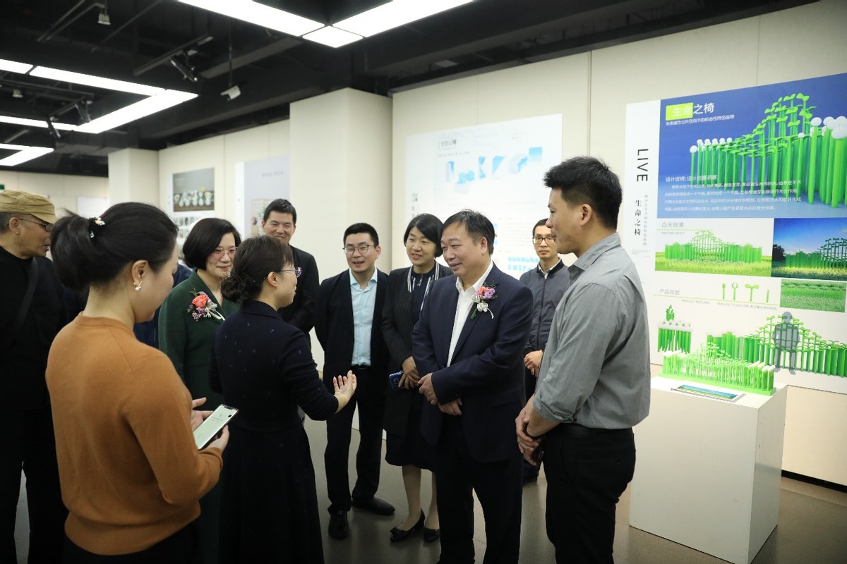 丹心筑梦 华彩绘志——亚洲无码
美术设计学院举办2021届毕业作品展