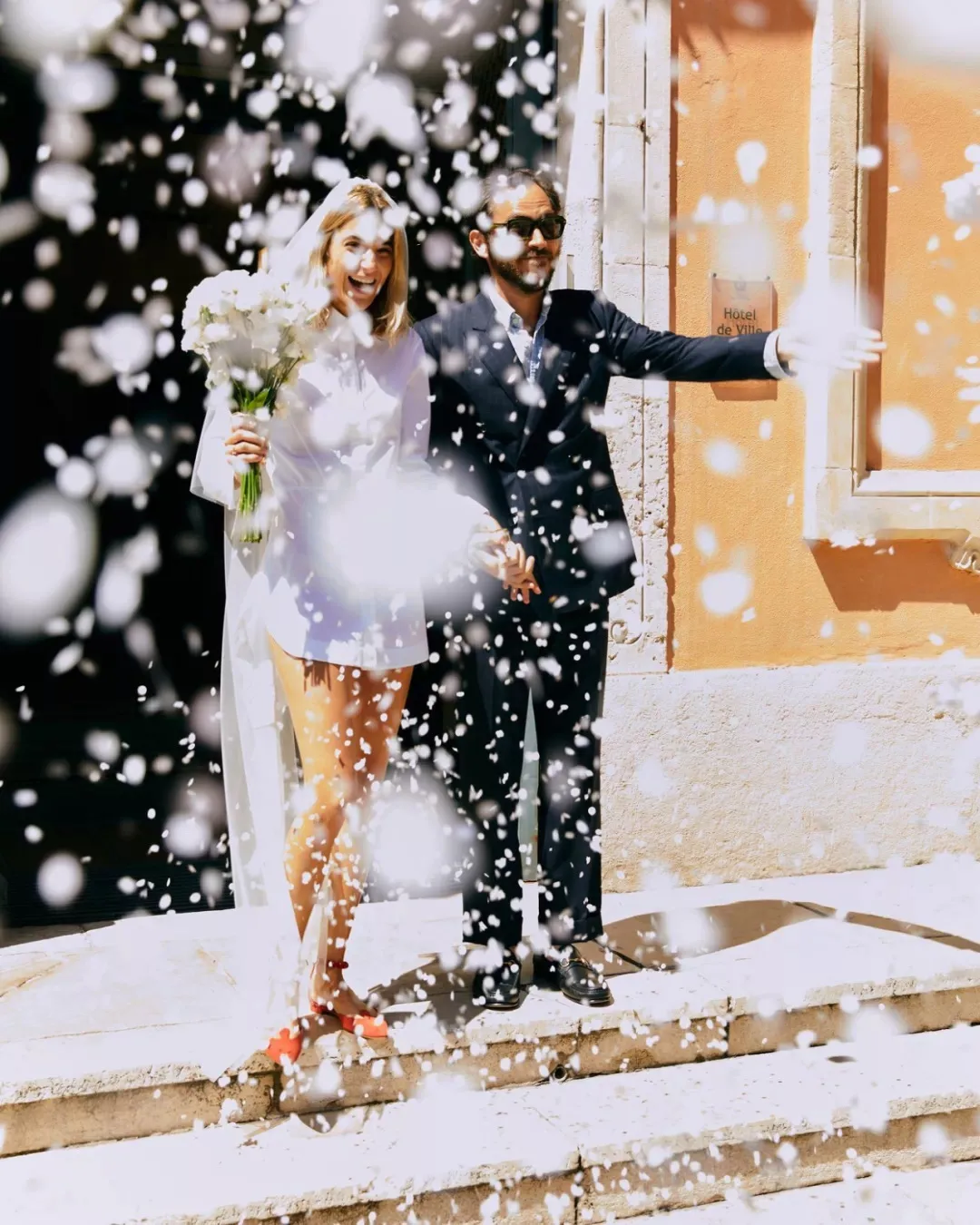 这年头还敢结婚的，都是酷女孩