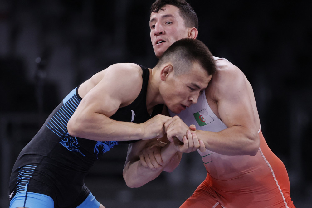 中国选手瓦里汗赛里克夺摔跤铜牌