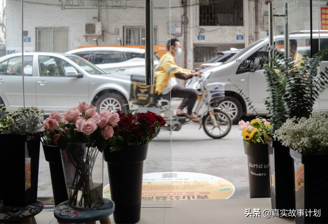 告别996，去大排档做小老板的年轻人，赚到钱了吗？