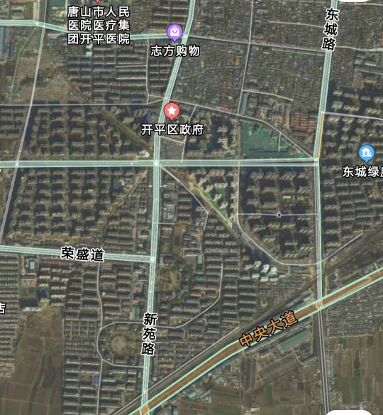 > 开平城区还有一条铁路,是从七滦铁路引出,一路向西北,先到马家沟矿