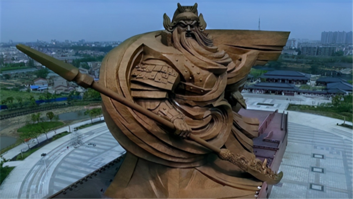 关羽的所有雕像，为何眼睛都是闭着的？