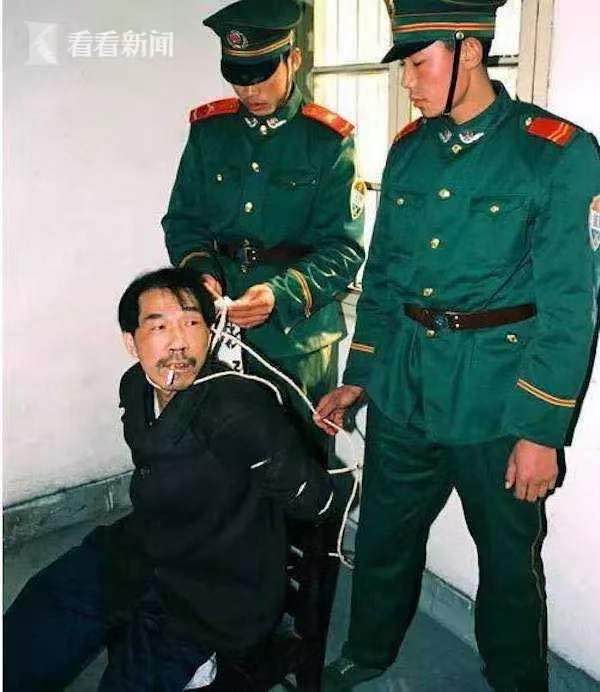 背7条人命劳荣枝涉三罪被公诉，家属称其遭裹挟