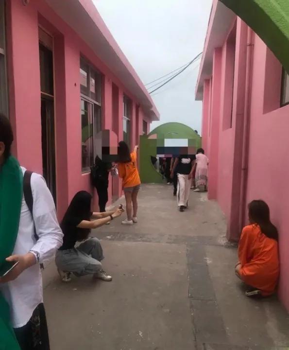 中产阶级入门新标准：假装在国外