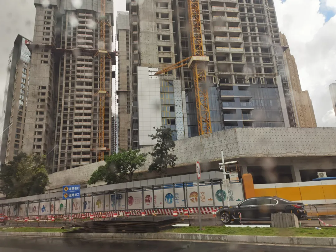 被房子定义的深圳人