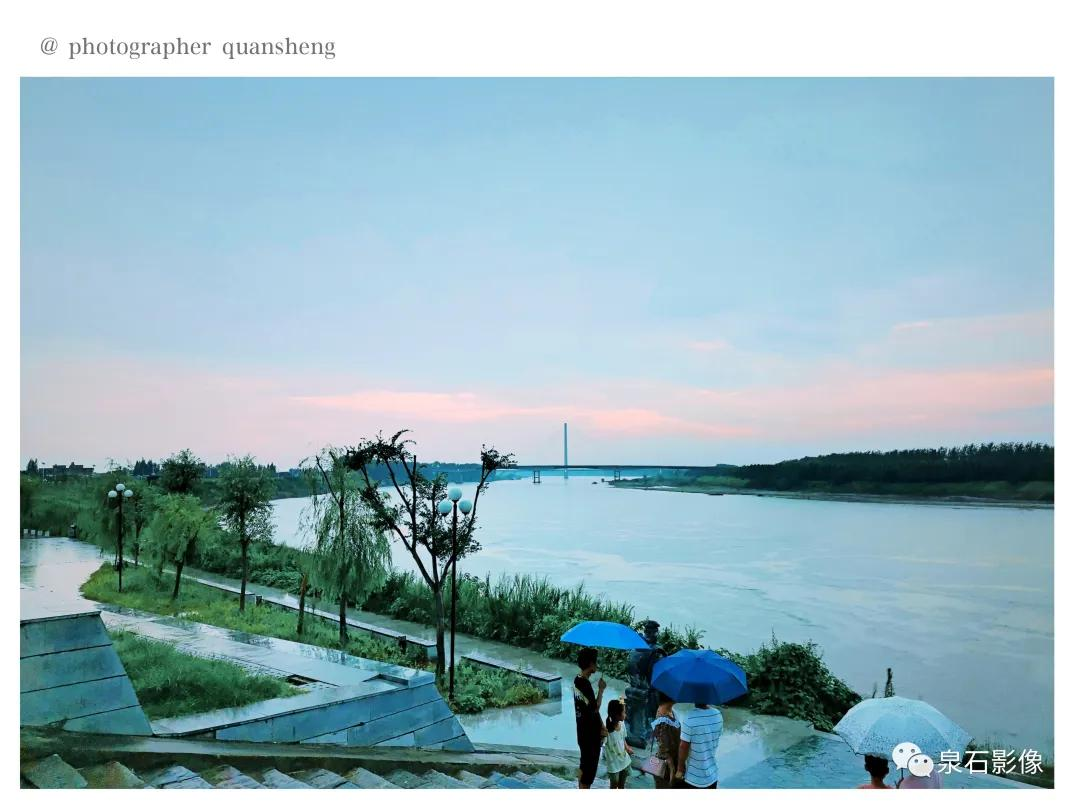 文友交流壁画里的岳口沿河路