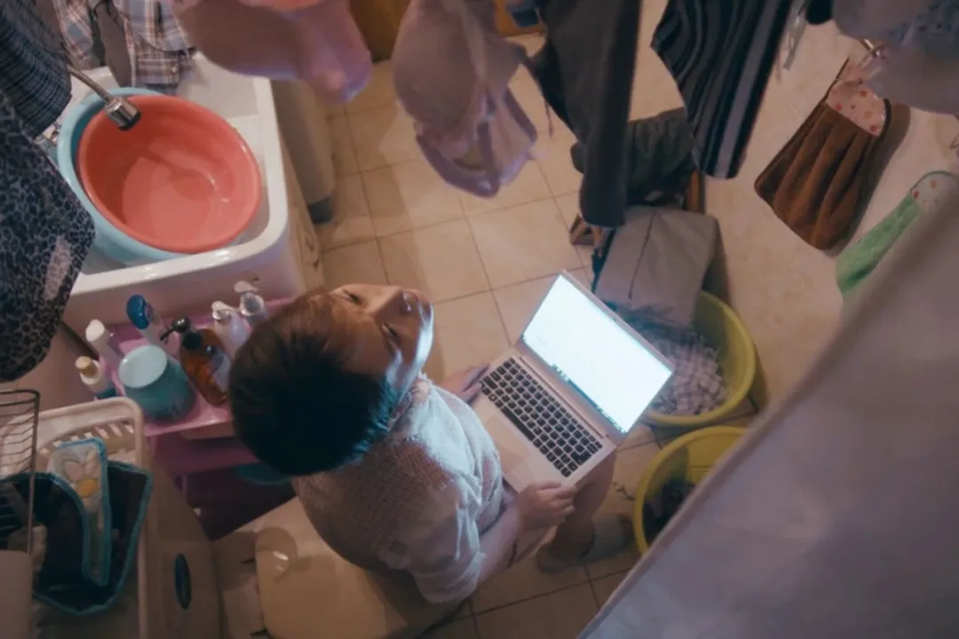 我只是生了孩子，为什么整个社会都要惩罚我？