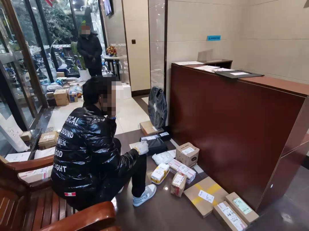 在上海，没有比中远两湾城更魔幻的小区了