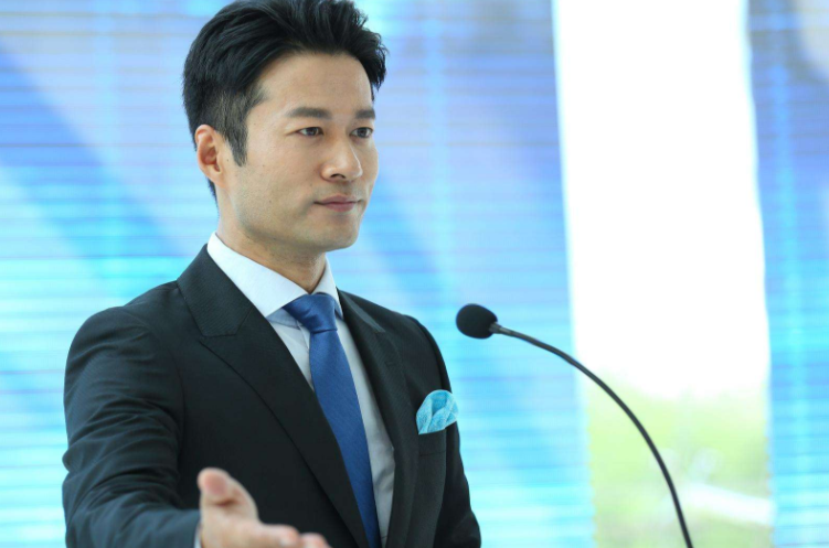 谭凯个人资料,谭凯:为北京户口去当设计师,从主持人跨界当演员-今日