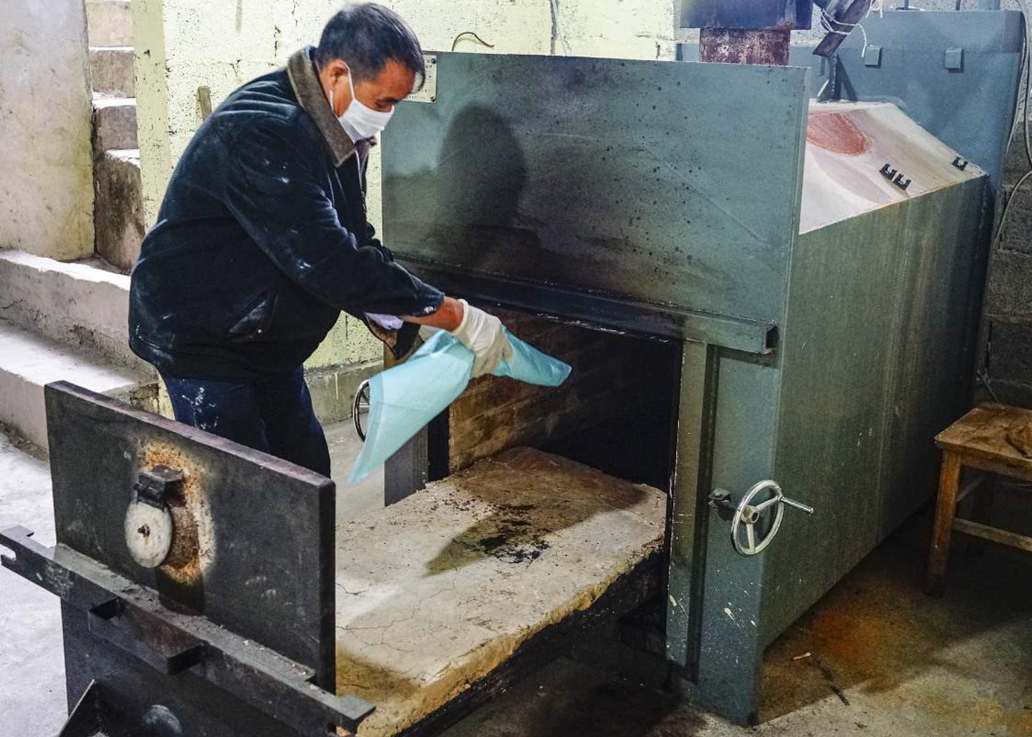 北大教授称火葬不科学，建议尽快废除恢复土葬