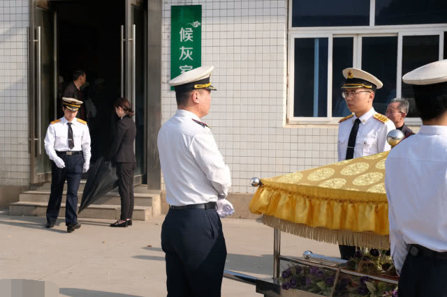 火葬场保安月薪仅1800却无人愿走苏州老员工谁也不傻