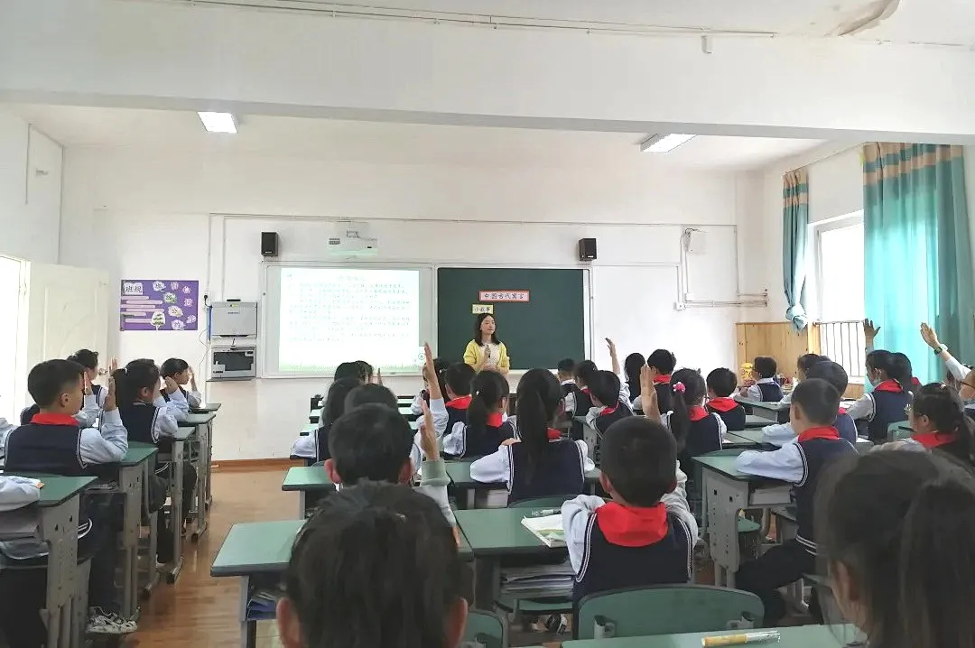 双流区公兴小学教师动态阅读润泽心灵课堂演绎精彩