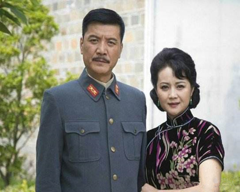 刘之冰前妻冯丽萍茹萍与大18岁老男人离婚与刘之冰组2婚家庭如今幸福