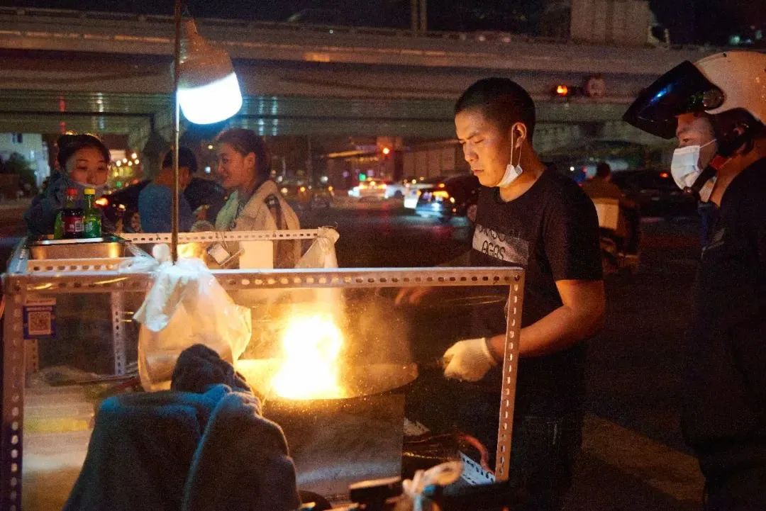 凌晨三点，不一样的城市人