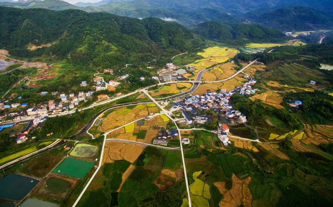 闽西北客家古邑明溪县瀚仙镇龙湖村,是北宋著名理学家,闽学鼻祖杨时