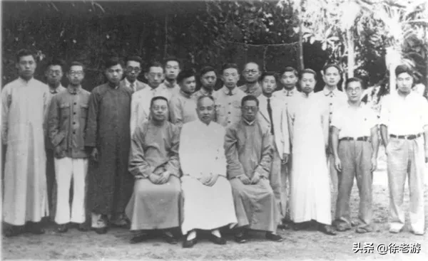 有些老师喜欢在课堂上胡扯，但我非常喜欢听