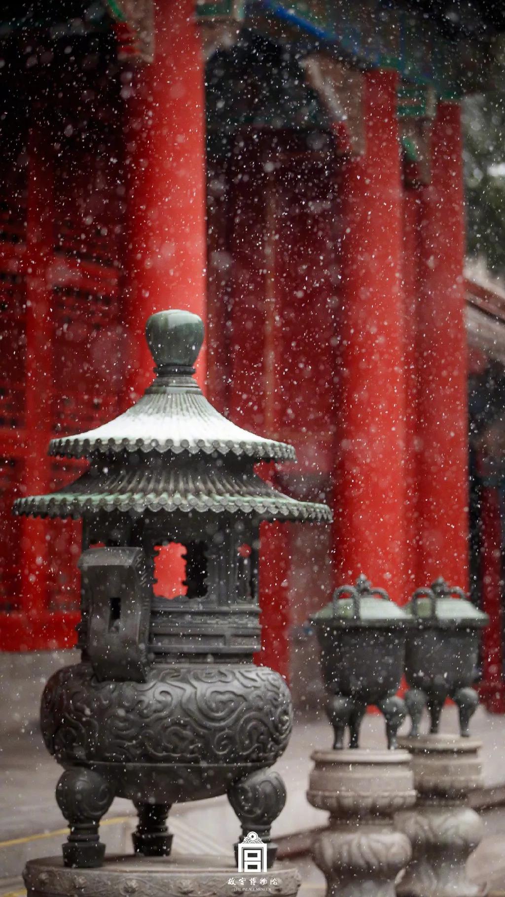 近日,北京城迎来了2020年第一场雪,雪中的故宫异常美丽,有一种穿越的