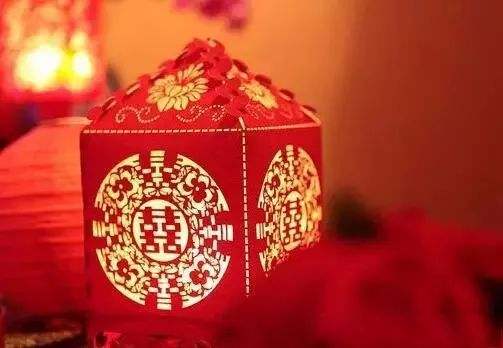 谈了四年了，女方还要10万彩礼结婚，应该给吗？