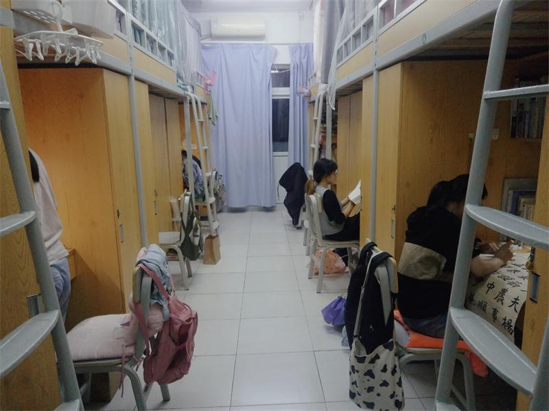 不一样的九月：温大澳门六合彩预测
“四个一”打卡迎萌新