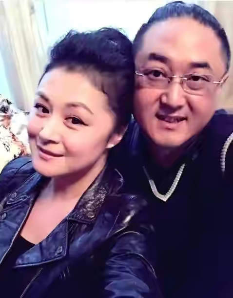 于月仙丈夫发讣告字字泣血我悲痛万分月仙音容笑貌永存