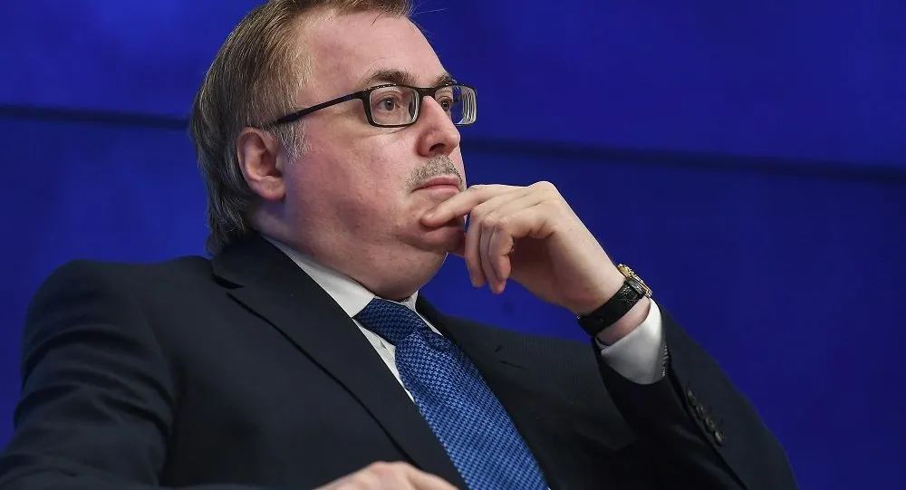 关键时刻，俄罗斯在中国背后扎刀子？