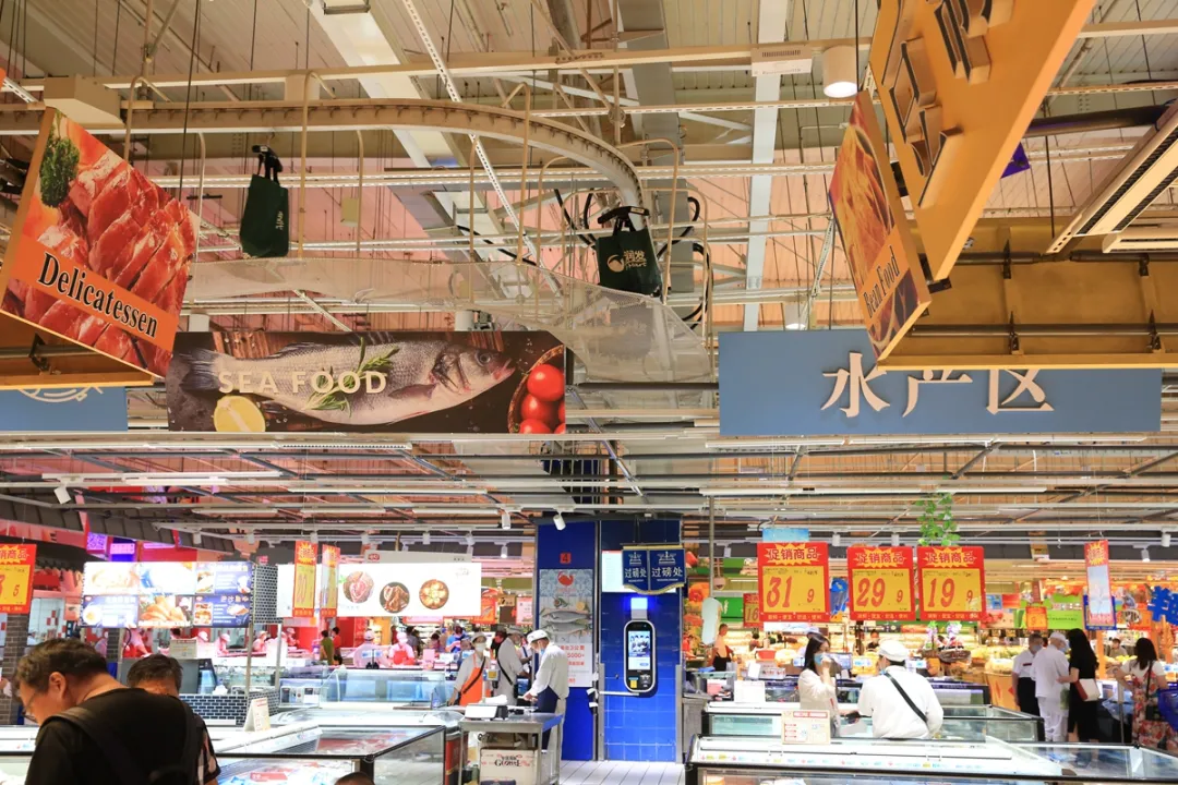 家乐福离开，沃尔玛关店，大润发为什么越活越好？