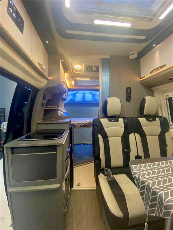 瑞弗启界r500福特全顺b型房车上海房车展厅近期特价