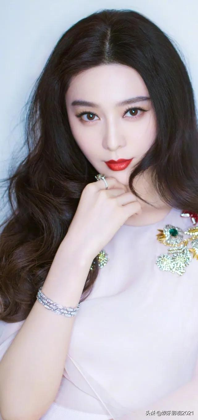 Fan Bingbing The Sequelae Of Plastic Surgery Are Swollen And Stretched