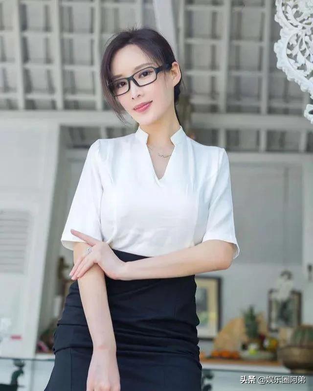 Mainland Model Zhou Yanxi Inews