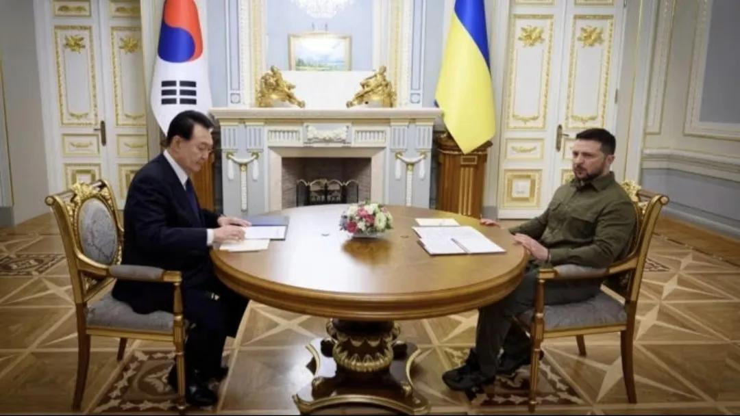 President South Korea Meets With Zelensky In Kiev And Promises To