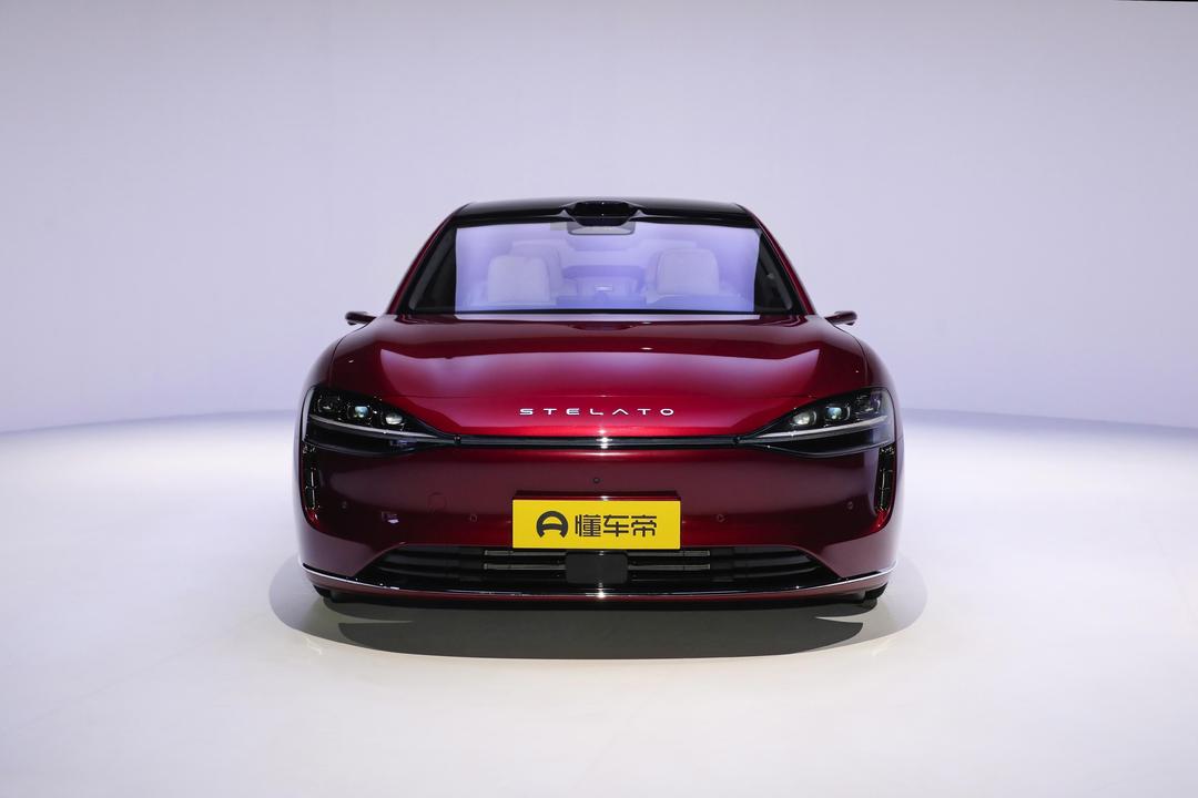 With a higher price-performance ratio than the Mercedes-Benz E-Class ...