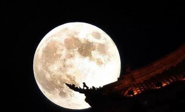 三五之夜明月半墙三无指的是什么意思