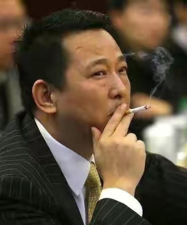 刘汉后面的周公子是谁（周斌）