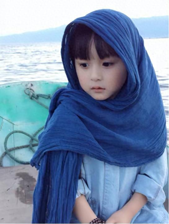 2歲出道年入百萬，因長相甜美被禁止整容的劉楚恬，如今長成啥樣