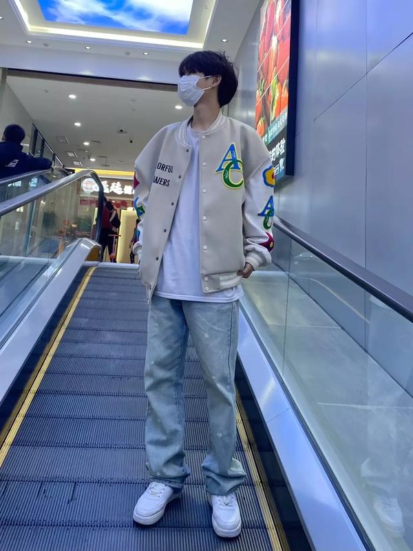 服装设计师最高工资（服装设计师最低工资）