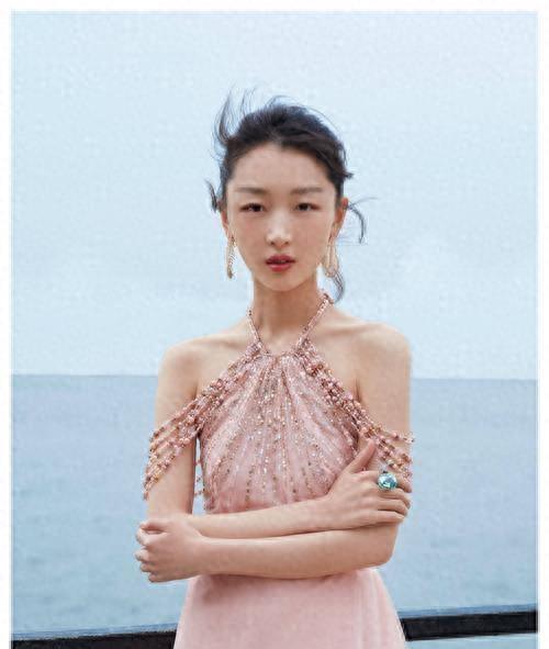 The actress Zhou Dongyu burst into love with a 6-year-old male  star!Playing with her boyfriend private photos exposed - iMedia