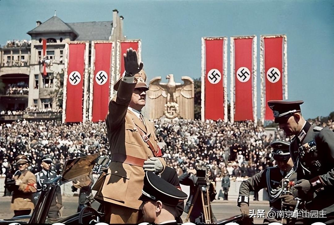 Artists of the Reich: Art in Nazi Germany, Hammers of Struggle - iNEWS