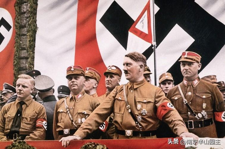 Artists of the Reich: Art in Nazi Germany, Hammers of Struggle - iNEWS