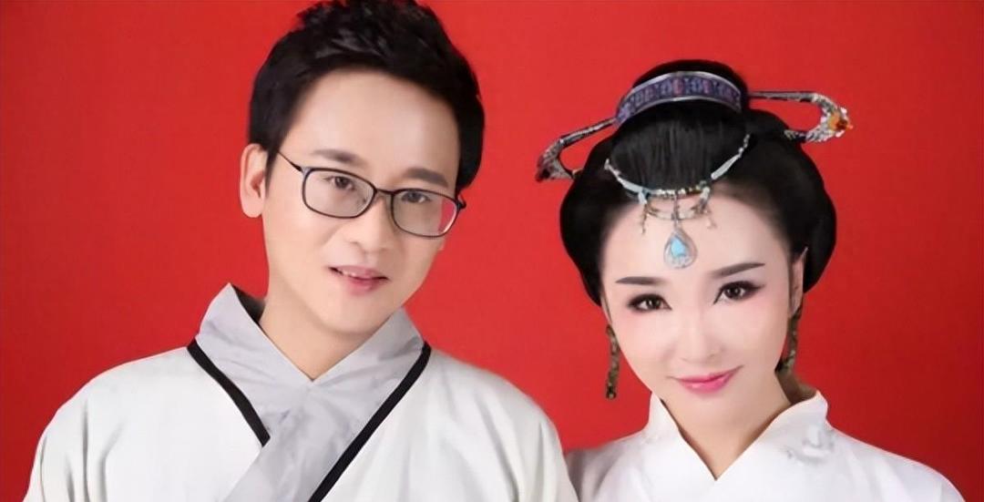 Zhou Xiaoping is pictured with his wife Wang Fang. Zhou Xiaoping does ...