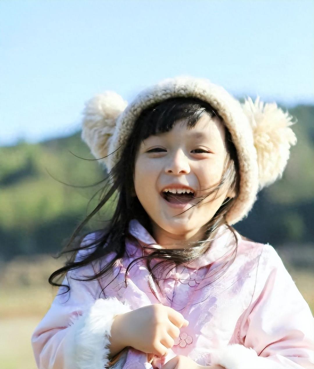 2歲出道年入百萬，因長相甜美被禁止整容的劉楚恬，如今長成啥樣