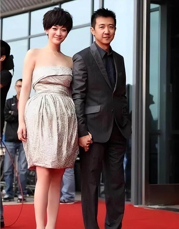 When Liu Ye hugged Li Xiaoran from behind, did anyone pay attention to ...
