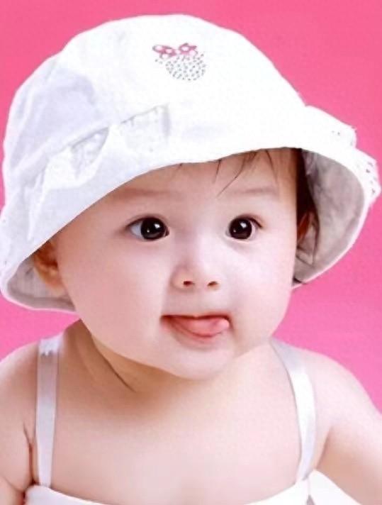 2歲出道年入百萬，因長相甜美被禁止整容的劉楚恬，如今長成啥樣