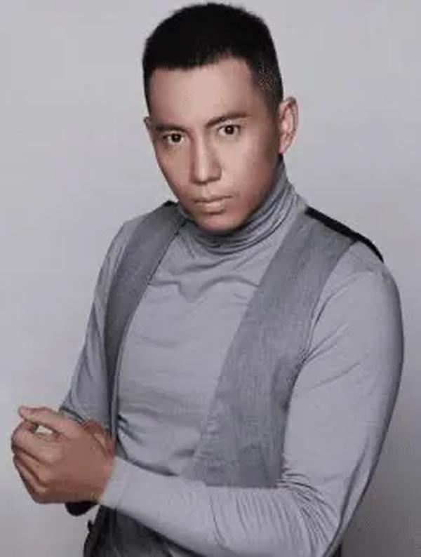 2000年代以歌手身份出道的李茏怡,后来转型当演员,参演过《钟无艳》