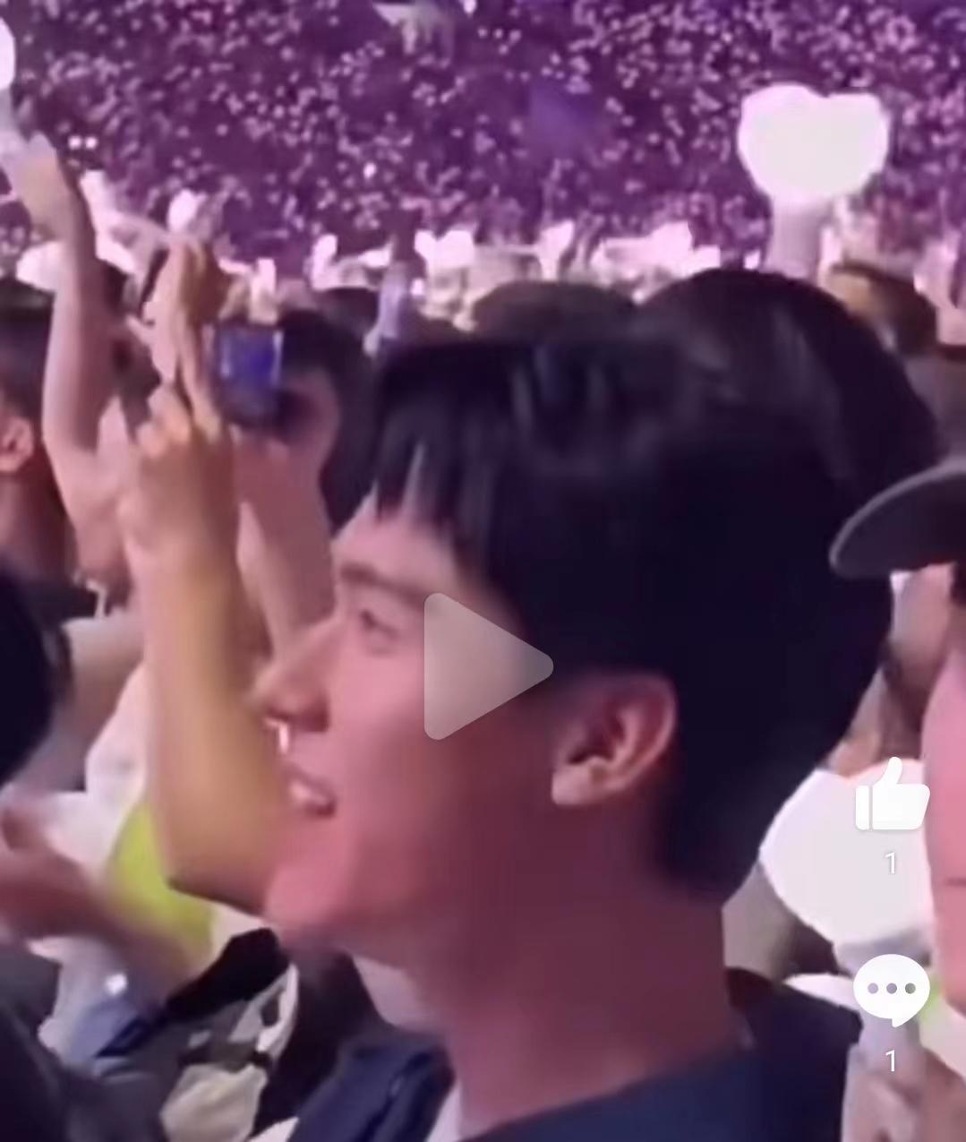 Gong Jun appeared at Jay Chou's concert. Netizens said He sings very