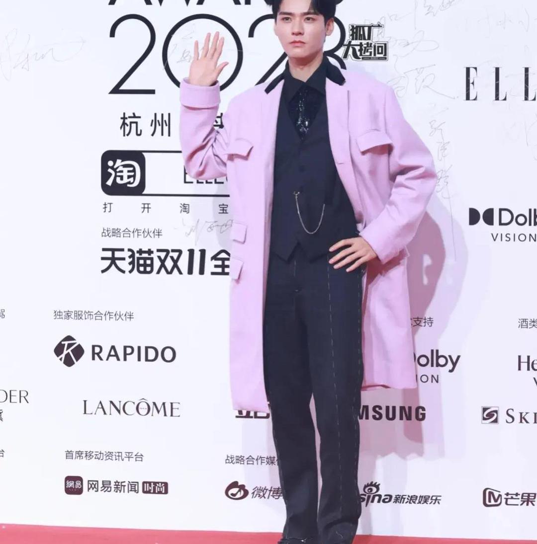 elle red carpet: Li Xian and Gong Jun are indistinguishable! Wei Daxun ...