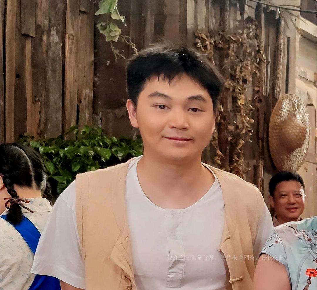 38歲的「發仔記」容暉,戲裡他是阿香男友,戲外的妻子原來長這樣 - 資訊咖