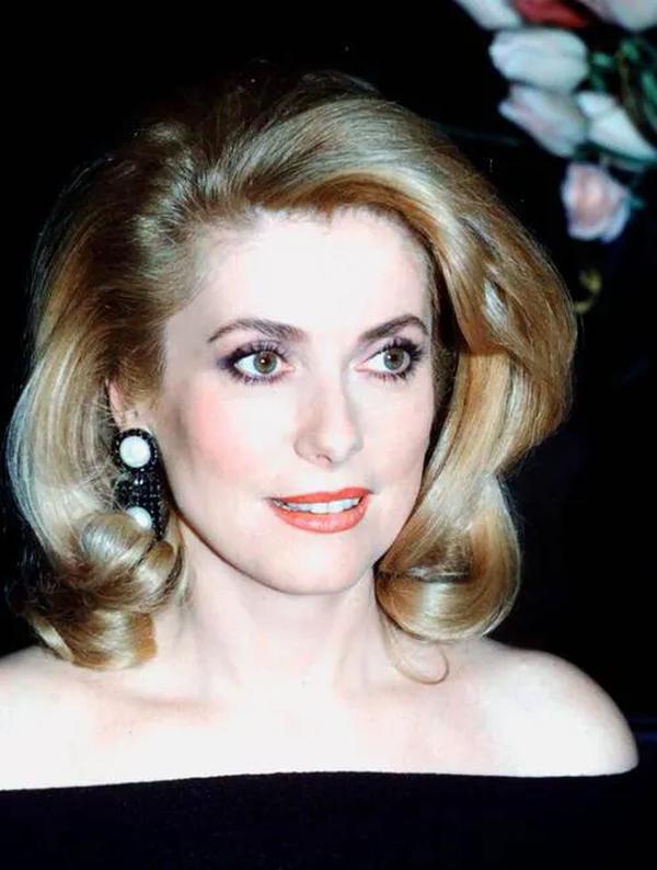 美国好莱坞十大80后女演员(美国好莱坞十大80后女演员排名)-兴源手游