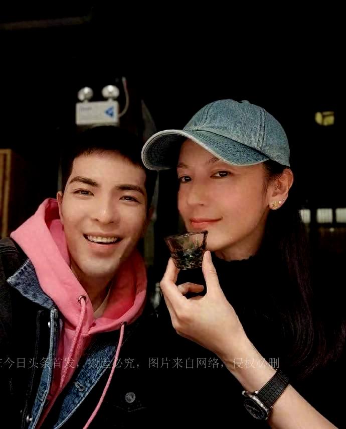 Lin Xilei celebrated the birthday of the Rain God, and the P picture